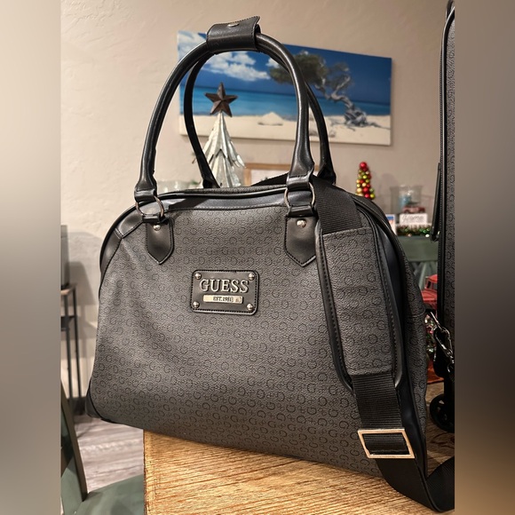 Guess Proposal Luggage Set - Picture 5 of 16